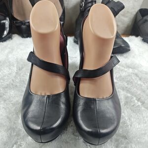 Tsubo Black Leather Mary Jane Pumps Women's Size 8.5
